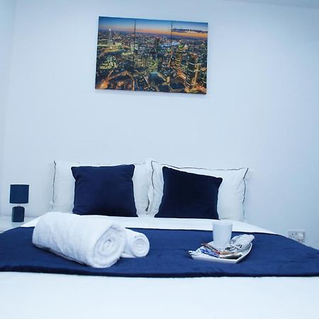 Lovely Apartment With Free Parking On Premises. Λονδίνο Εξωτερικό φωτογραφία