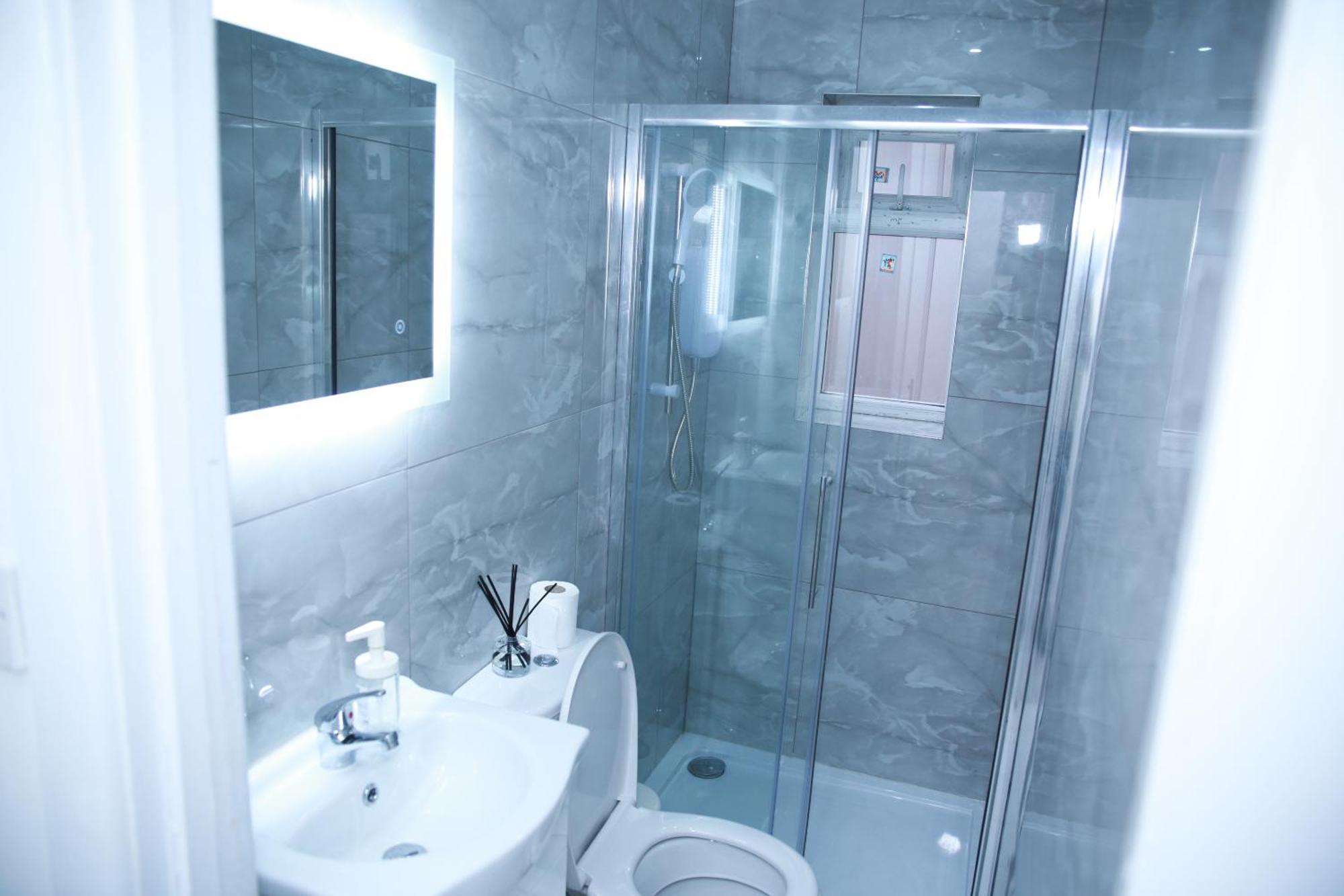 Lovely Apartment With Free Parking On Premises. Λονδίνο Εξωτερικό φωτογραφία